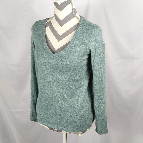 American Eagle Top   - Picture 1 of 6